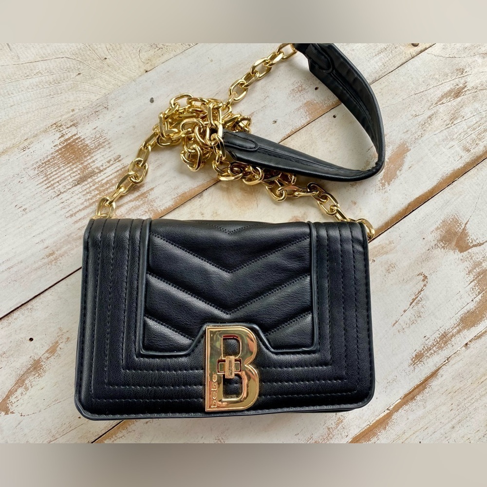 BEBE Katrina Quilted black leather purse Crossbody Bag gold tone magnetic close